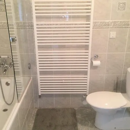 Althansky Palac بيت ضيافة زنويمو