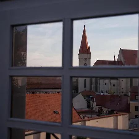 Althanský Palác Penzion 3*