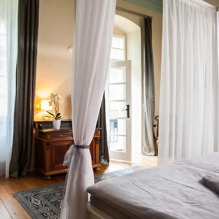 Althansky Palac 3* زنويمو