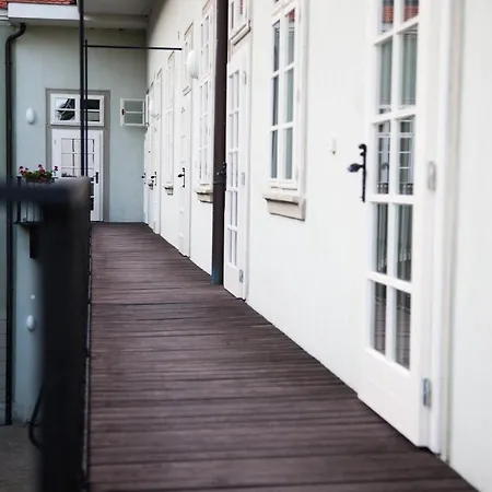 Althansky Palac 3* زنويمو