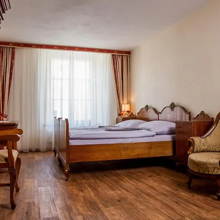 Althansky Palac بيت ضيافة زنويمو