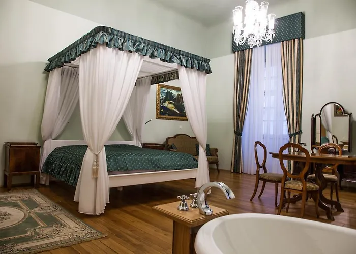 Althansky Palac 3*